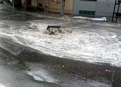 انجام ایمن‌سازی ترکیدگی لوله آب در خیابان ولیعصر - خبرگزاری مهر | اخبار ایران و جهان