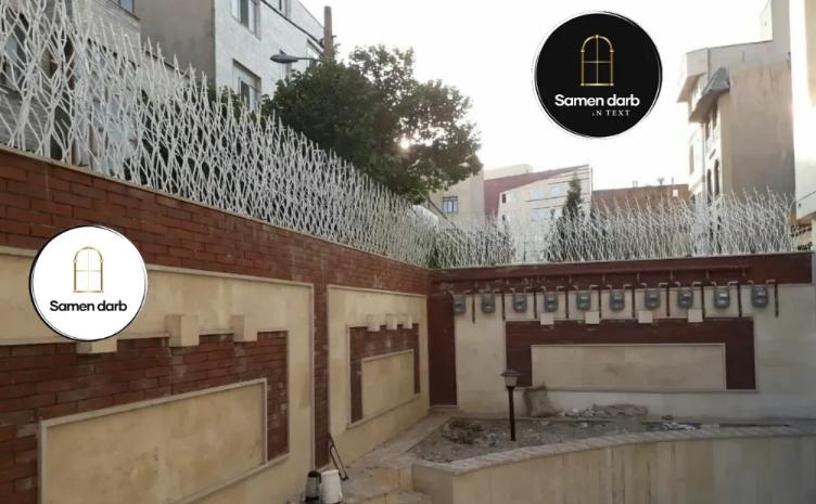 ساختمان چرا حفاظ شاخ گوزنی و درب های برند ثامن درب ترکیب عالی برای محافظت از منزل شما هستند؟
