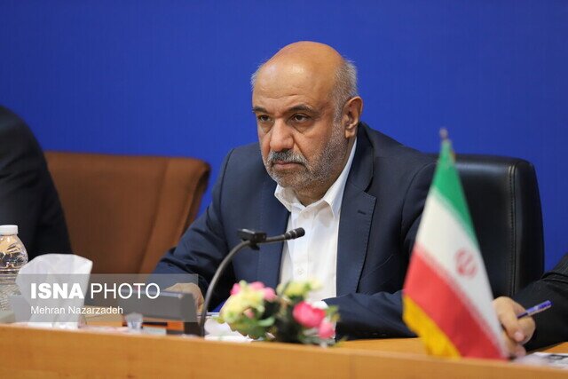 دولت باید از بنگاه‌داری خارج شود/ تاکید بر تدوین آئین‌نامه‌های پوشش بیمه سکوها و تاکسی‌های اینترنتی