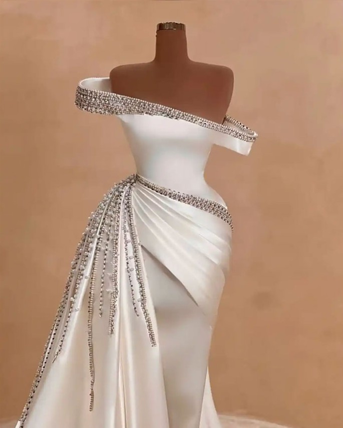 تفاوت دوخت دکلته در لباس شب و لباس عروس