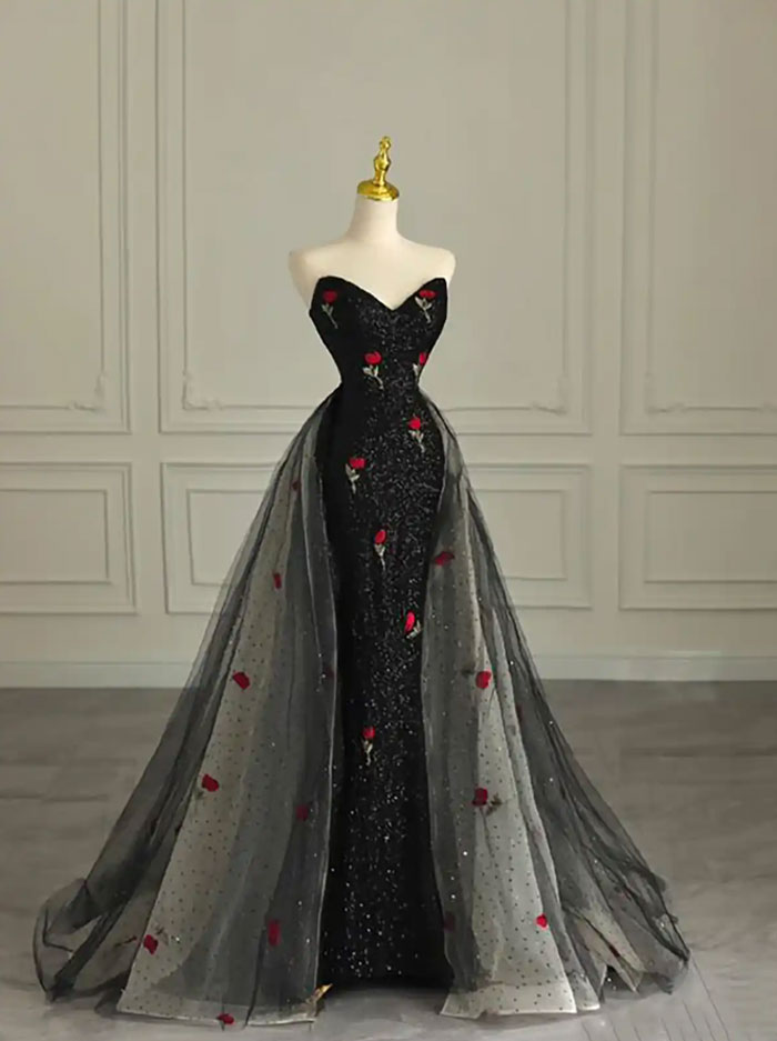 تفاوت دوخت دکلته در لباس شب و لباس عروس