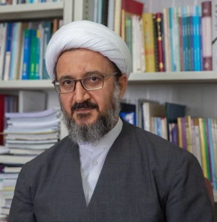 نویسنده کتاب سبک زندگی اسلامی ایرانی :حجتالاسلام و المسلمین دکتر احمدحسین شریفی